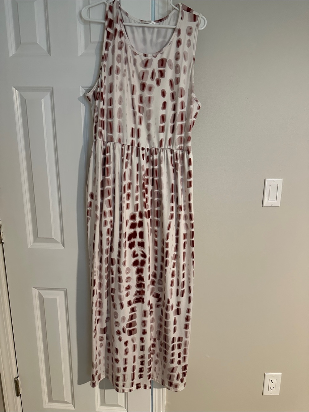 Amazon Sleeveless Cream Maxi Dress with Taupe Print